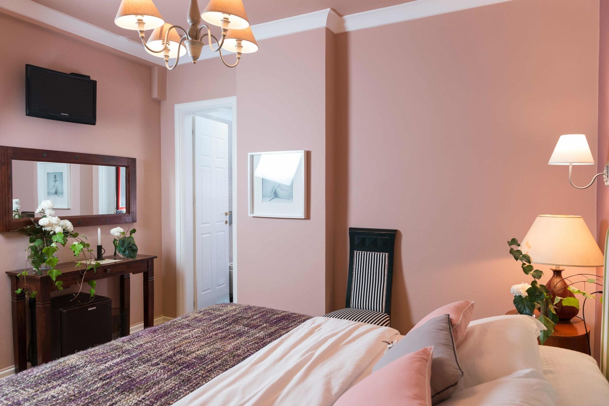 Areela Boutique Hotel Тирана Экстерьер фото